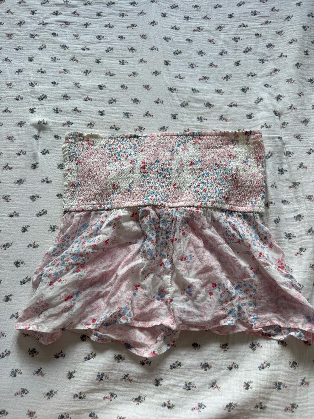 Hollister White Crochet-Bust Floral Tube Top - Picture 2 of 3